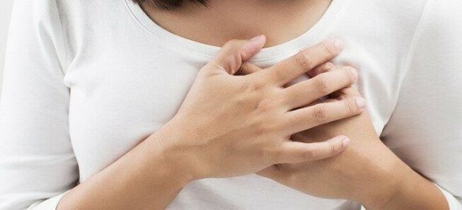Contrairement à l'ostéochondrose thoracique, la VSD s'accompagne de douleurs cardiaques